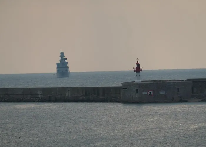 Vue Port Et Mer, Centre-ville, Au Calme, Garage